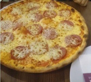 Pizza Salami - il Pazzi - Wr. Neudorf