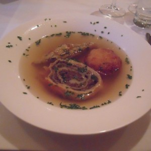K. und K. Suppenteller mit dreierlei Einlagen  - K&K Wirtshaus-Taverne - WEISSKIRCHEN in der Steiermark