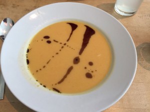 Kürbiscremesuppe - geschmacklich leider kein Highlight  - Müller Bräu am Wienerberg - Wien