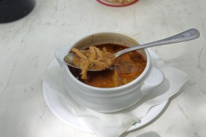 Schweizerhaus - Prager Kuttelflecksuppe - Rarität und mit Klasse - Schweizerhaus - Wien