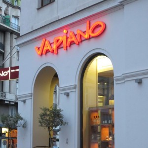 2002 wurde das erste VAPIANO in Hamburg eröffnet
2011 begann das Unternehmen mit seiner 100. ...