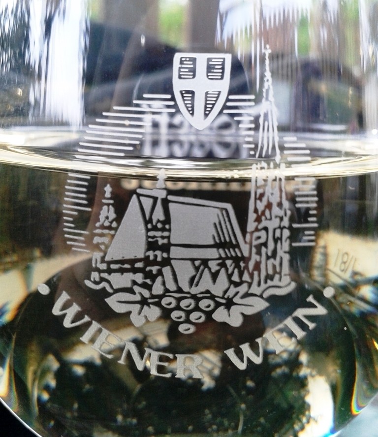 Dornröschen-Keller - Der wunderbare Jungwein aus Stammersdorf (€ 1,50 je 0,125L) - Dornröschen Keller - Wien