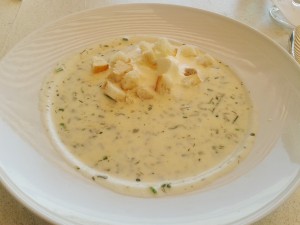 Kräuterschaumsuppe