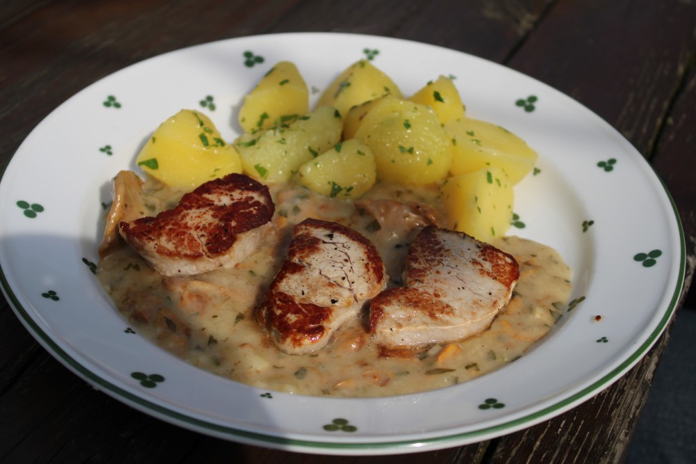 Schweinsmedaillons mit Eierschwammerl - Hochram-Alpe - Gablitz