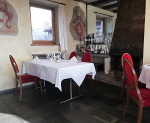 Ambiente drinnen, für draußen leider zu feucht.... - Burgrestaurant Gebhardsberg - Bregenz