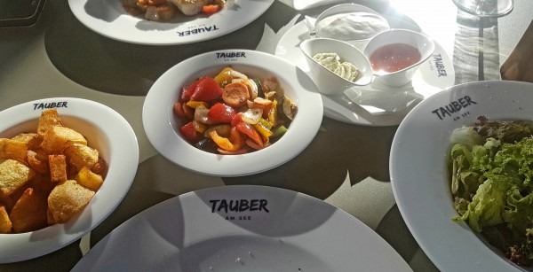 Bratkartoffel, frisches Gemüse vom Grill, Blattsalat, knackig, hausgemachte ... - Tauber am See - Andau