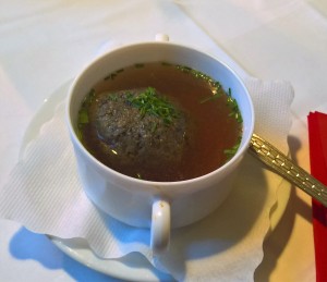 Leberknödelsuppe, - Wirtshaus Zum alten Nussbaum - Wien