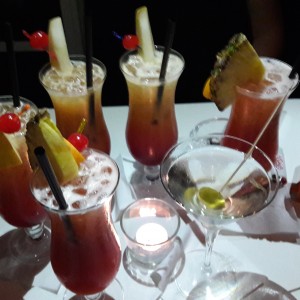 Eine Runde Cocktails - First Floor - Wien