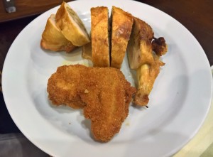 Hendlflügerl und gefüllte Hühnerbrust - Wieninger - Wien