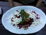 Rote-Rüben-Salat mit Ziegenfrischkäse - Buschenschank Polz - Spielfeld