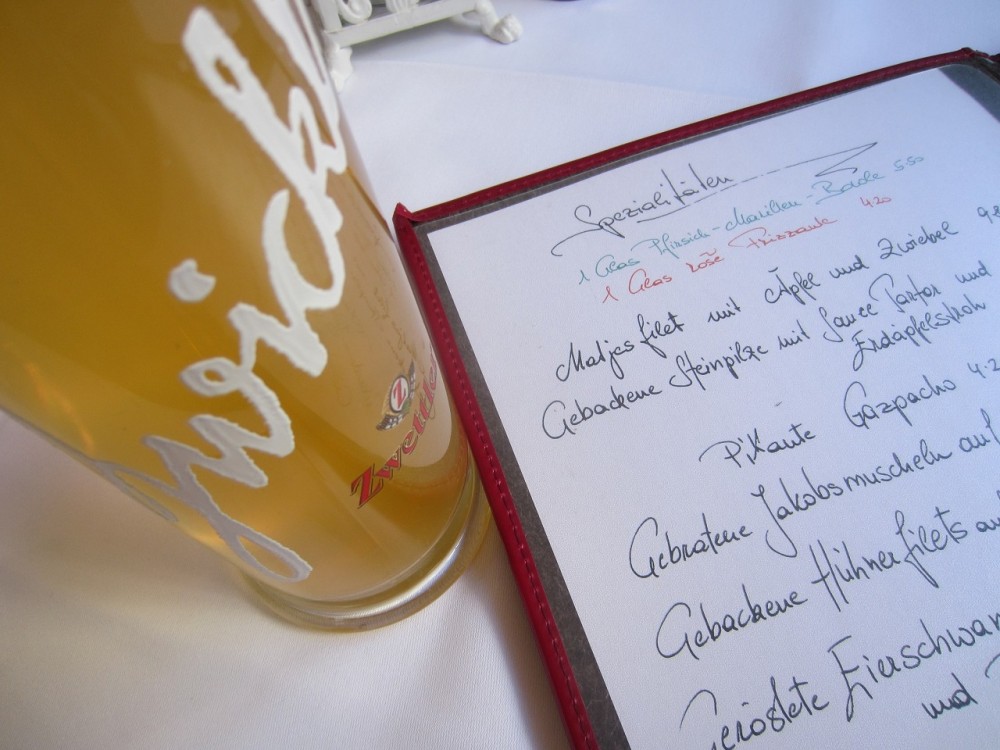 verschiedene Biere vom Fass und saisonale Spezialitäten sind im Angebot - Gasthaus Pfudl - Wien