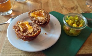 Das Innenleben eines Scotch Egg - Charlie P's - Wien