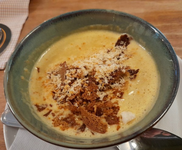 Mostschaumsuppe & Schwarzbrotchips € 6,90 - Landgasthof Hammerwirt - Oberalm