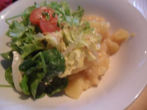 Kartoffelsalat als beilage zu den "Käsknöpflen" - Ü Lokal - Wien