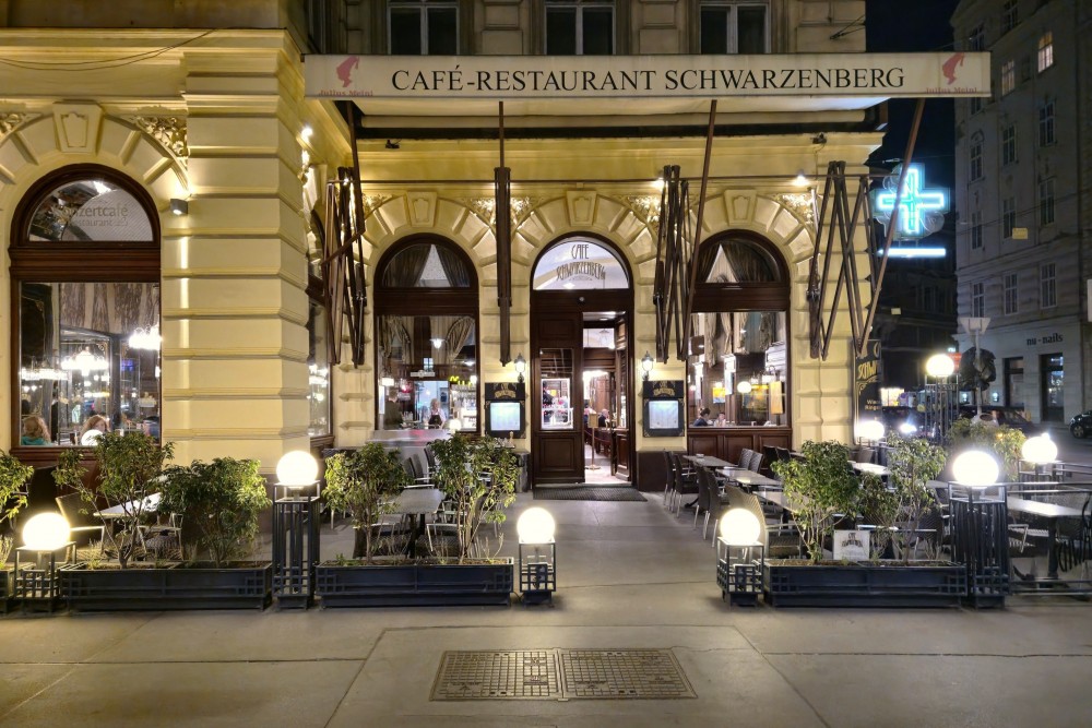 Schwarzenberg - Gastgarten in Abendstimmung - Schwarzenberg - Wien