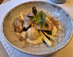 Rotes Welsfilet
Hafer-Topfenknödel I Nussbutterbrösel I Zweierlei ... - Gasthaus Reisenbauer - Scheiblingkirchen