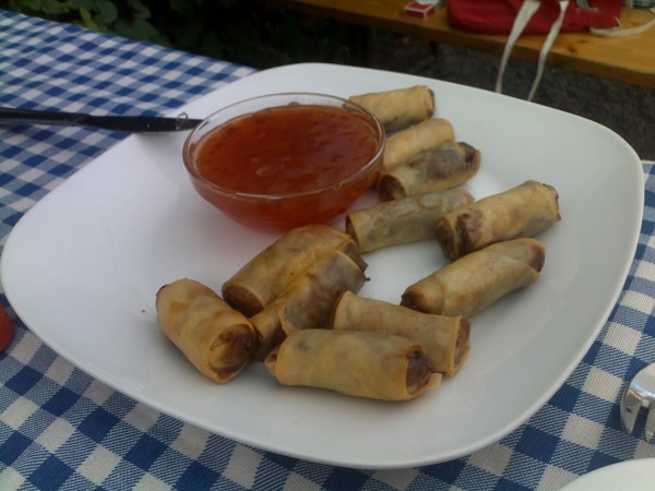 Frühlingsrollen, gschmackig, knusprig.

Vorspeise mit drei verschiedenen ... - Bangkok Station - Tullnerbach