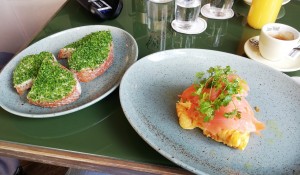 Die Eierspeis mit Lachs war richtig gut, dazu ein Schnittlauchbrot. Der Start in den Tag mehr ...