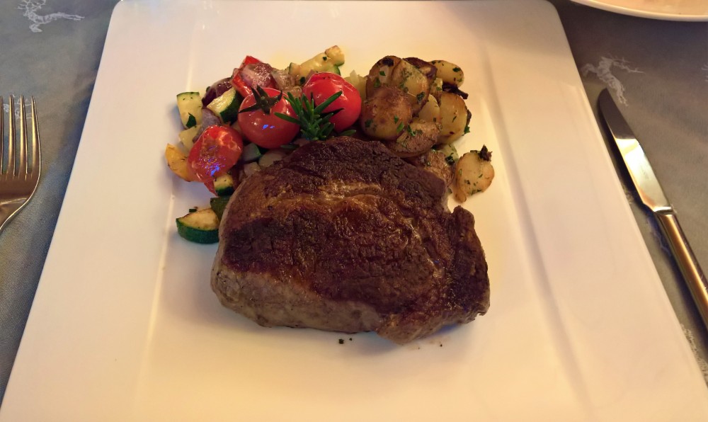 Das 300g Rib Eye war einfach nur perfekt! - Tannbergerhof - Lech am Arlberg