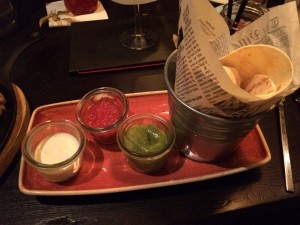 3 mini Teigfladen und paar Sossen dazu - Santos Mexican Grill & Bar Wieden - Wien