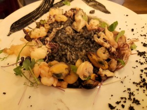 Risotto ai frutti di mare al nero di seppia A, B, D, G, R, Q, G -  € 18,90 ... - Dal Don - Bad Vöslau