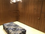 Eine Couch im Vorraum zu den Toiletten - Fontana Restaurant - OBERWALTERSDORF