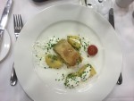 Mini-Portion ungewürzter Eierschwammerlstrudel mit ungekochten Erdäpfel - Resort Royal - Bad Ischl