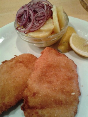 Gasthaus-Brauerei Zum Schwarzen Adler - Menü-Surschnitzel aus der Karree-Rose (EUR 6,90)