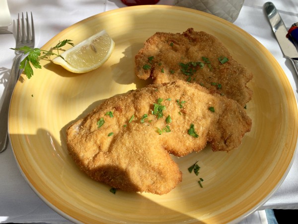 Schnitzel vom Mangalitzaschwein, ausgezeichnet - Presshaus - ILLMITZ