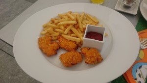 Chicken Nuggets mit Pommes - Haus am Teich - Mittersill