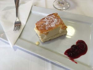 Warmer Topfenstrudel - Gasthof Gollner - Lebring