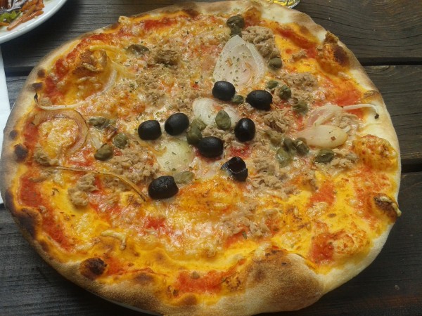 "Mini Pizza" Thunfisch, Zwiebel, Oliven, Kapern - Posaune - Graz