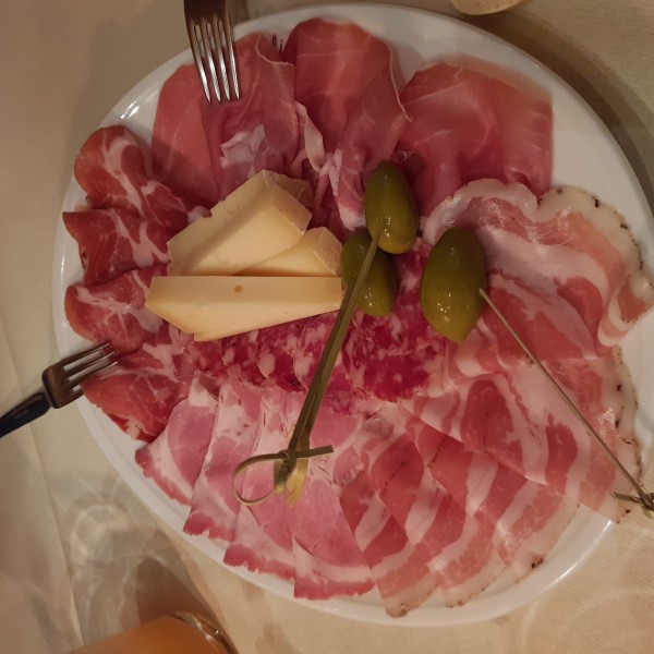 Friaulischen Würsten und Käse - La Pergola Osteria Friulana - Wien