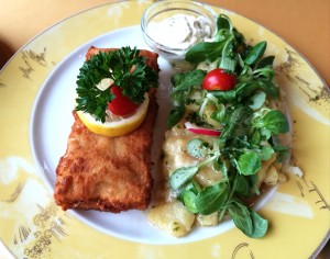 Dorschfilet mit Erdäpfel-Vogerlsalat