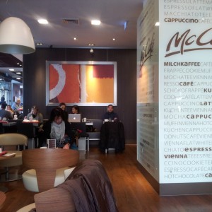 Das Ambiente: austauschbar. - McDonald's - Wien