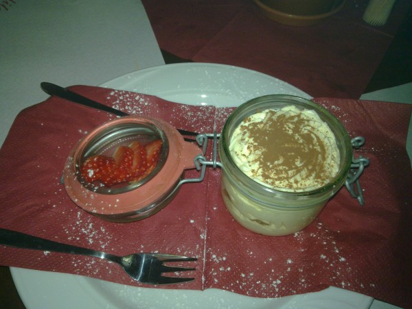 Tiramisu mit Erdbeeren.... *yammi* - Don Camillo Seiersberg - Graz-Seiersberg