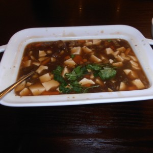 Rindersehnen mit Tofu: mild gewürzt, mit herrlich intensivem Rindsgeschmack, ... - DIM-SUM Restaurant im Chinazentrum - Wien
