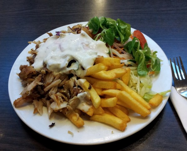 Kleiner Döner-Teller mit Pommes Frites - Oliva & Adria - Pasching