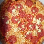 Pizza Bianci (Salami+Schafkäse) - Casa d'Oro - Wien