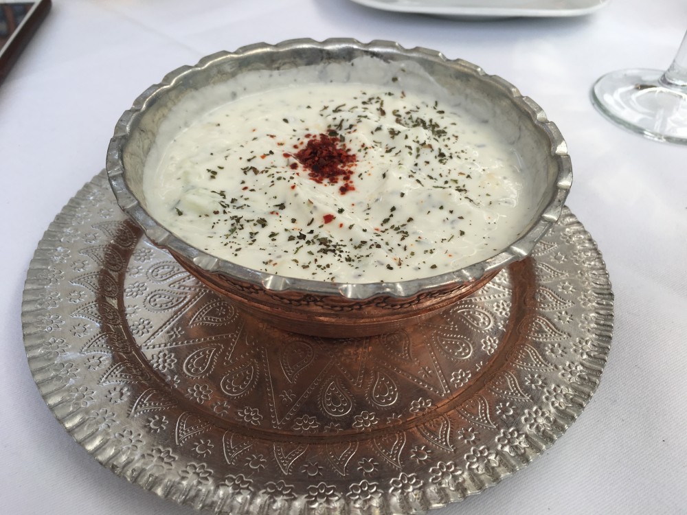 Yoghurt mit Knoblauch, herrlich. - Restaurant Hatam - Wien