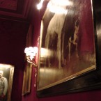 antikes Bild (2 Hunde) - Sacher Rote Bar - Wien