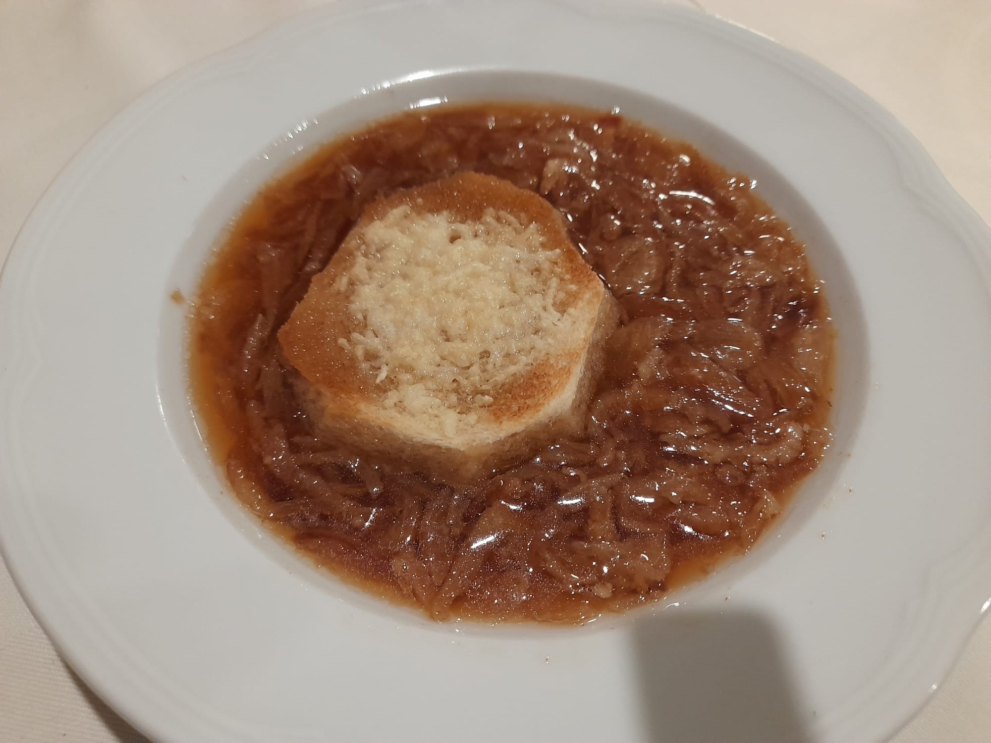 Französische Zwiebelsuppe - Drei Hasen Wirt - Mariazell