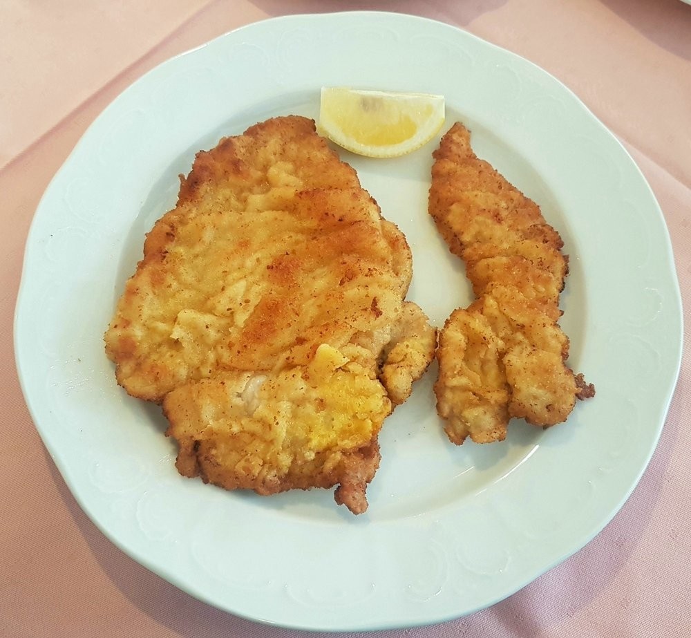 Wiener Schnitzel vom Kalb aus der Pfanne - Gasthaus Rois - Mönichkirchen