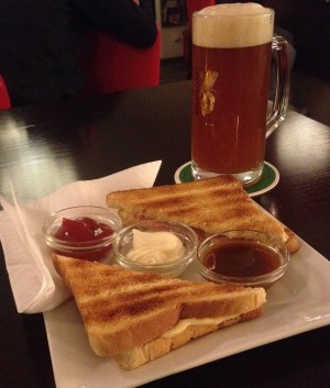 Toast, dunkles Gösser-Zwickl - 2gether - Klagenfurt