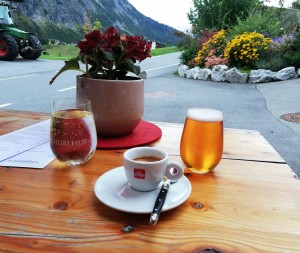 Impressionen von einem Spritzer, einem kleinen Bier und einem Espresso von ... - Rote Wand - LECH am Arlberg