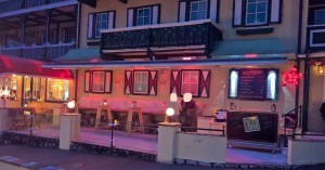 Paul die Terrasse, da wird auch im Winter mit Blick auf den Wolfgangsee ... - Paul der Wirt - St. Wolfgang