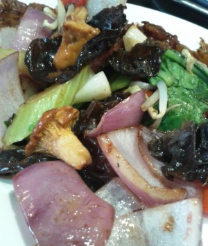 Klee Wok - Beef Steak, Eierschwammerl und Gemüse vom Teppanyaki (Szechuan-Sauce)