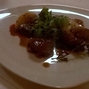 HALBE PORTION, glacierte Ganslleber mit Honigäpfel auf Grünzeug mit ... - Meixner's Gastwirtschaft - Wien