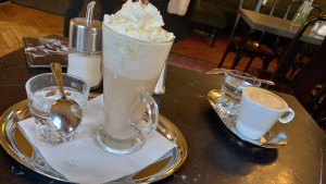 Häferlkaffee mit Schlag - Cafe Goldegg - Wien