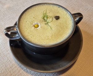 Bärlauch/Grüner Spargel Schaumsuppe 6,80 - Restaurant & Vinothek Unger - Pitten
